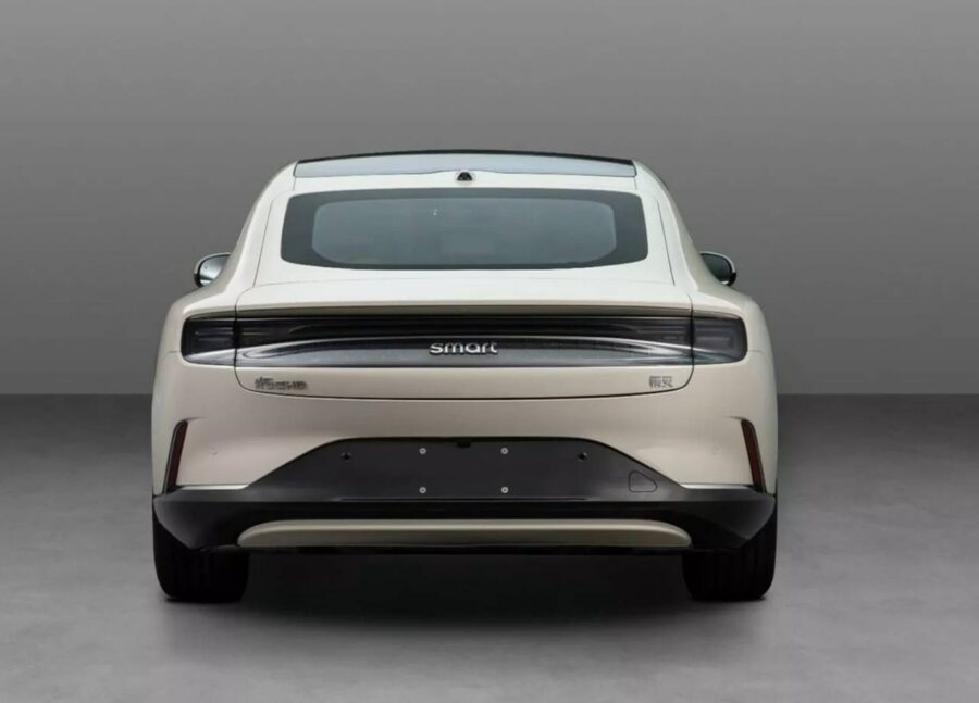 Smart #6: O Primeiro sedã híbrido plug-in da marca estreia com autonomia de 1.810 km 3 smart 6 traseira