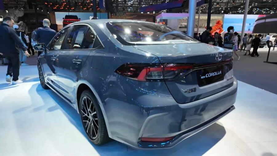Novo Toyota Corolla 2026 chega com visual e interior atualizado na China 13 Toyota Corolla 2026 China traseira