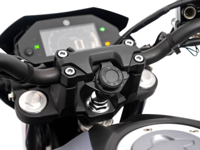 Yamaha FZ25 2026 painel