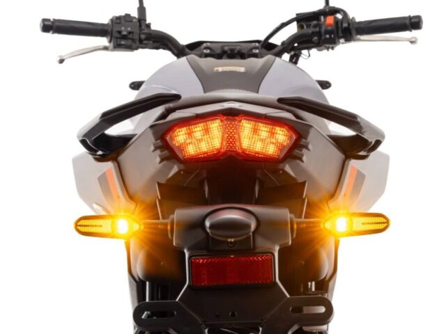 Yamaha FZ25 traseira lanterna