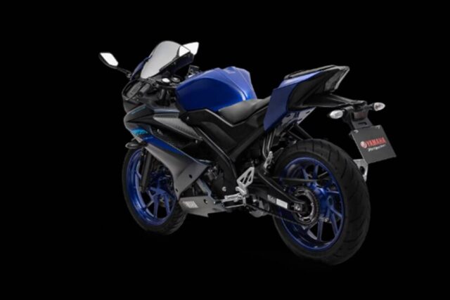 Yamaha R15 2026 traseira