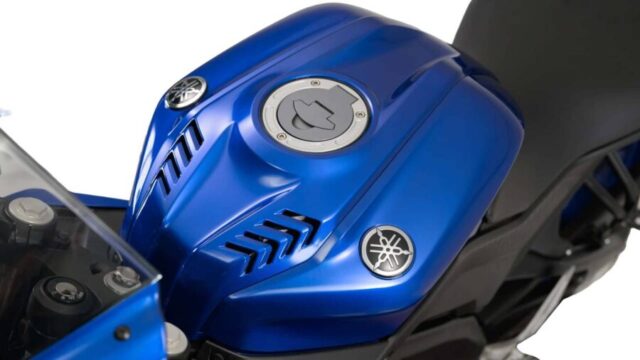 Yamaha R15 tanque