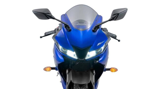 Yamaha R15 dianteira farol