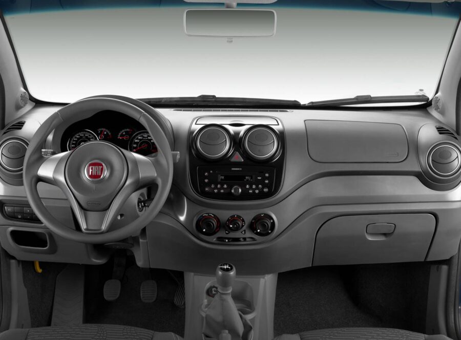 Guia de usado - Fiat Palio 2011 até 2017 - Preços, versões, equipamentos e motores 14 interior fiat palio 2012