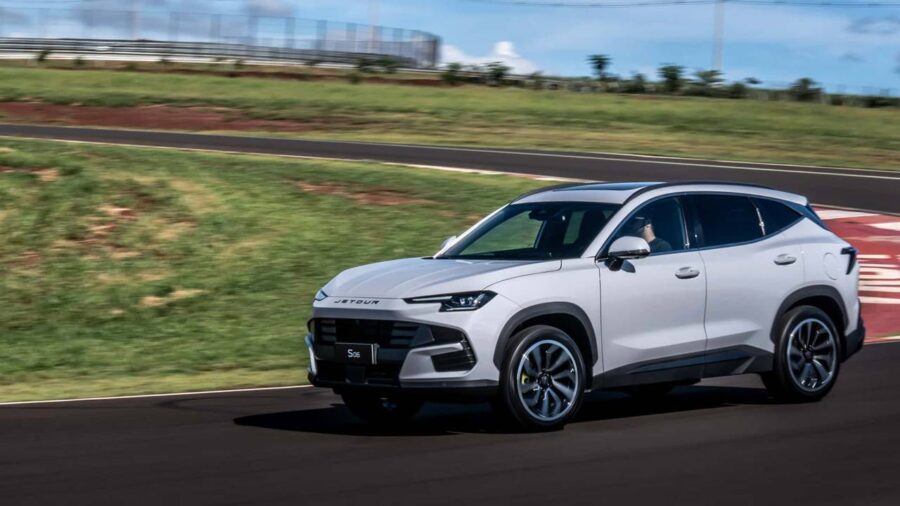 Jetour S06 - Por R$ 199.900 e com motor de 315 cv ele tem qualidades para vender bem 4 Jetour S06