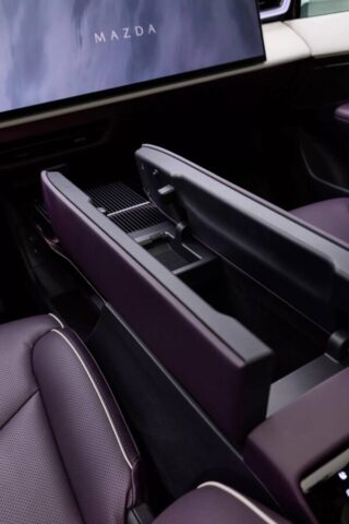Mazda CX-6e interior console