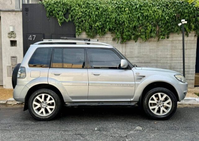 Mitsubishi Pajero TR4 2011