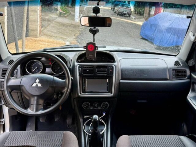 Mitsubishi Pajero TR4 interior painel
