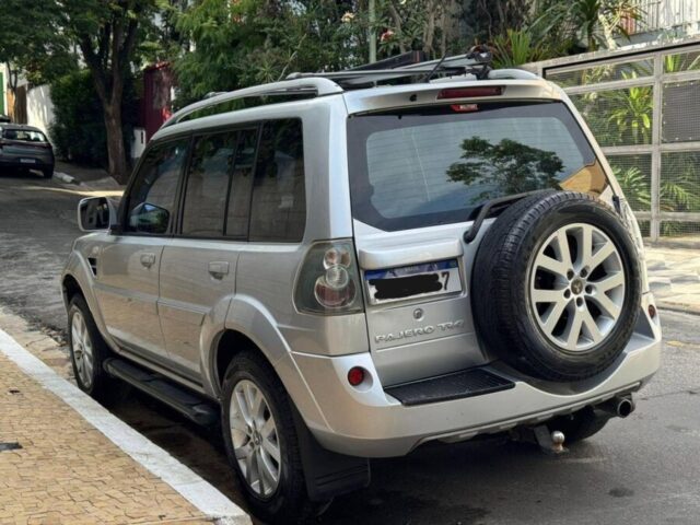 Mitsubishi Pajero TR4 2011 traseira