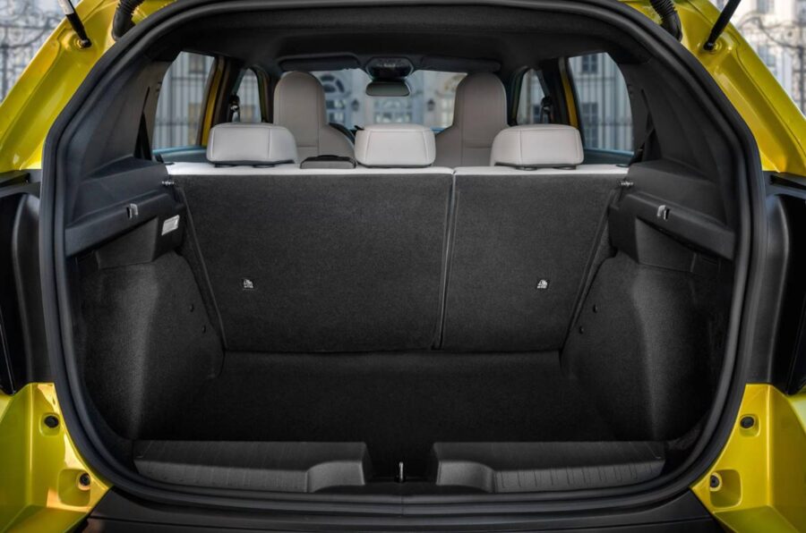 Novo Fiat Argo 2027 - Confirmado, este será o nome do Grande Panda no Brasil 2 Porta malas do novo Fiat Argo 2027