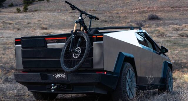 Tesla Cybertruck traseira rear view