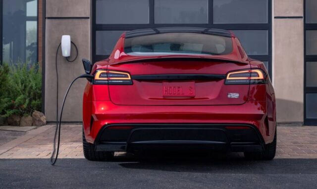 Tesla Model S 2026 traseira rear view