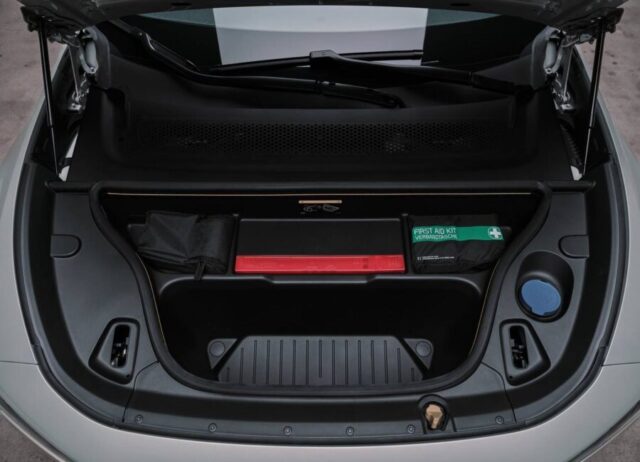 Volvo EX60 porta malas dianteiro frunk