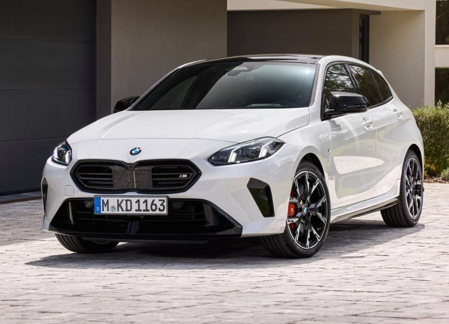 Novo BMW Série 1 2026 chega ao Brasil por R$ 459.950 em versão única M135 xDrive 1 BMW M135