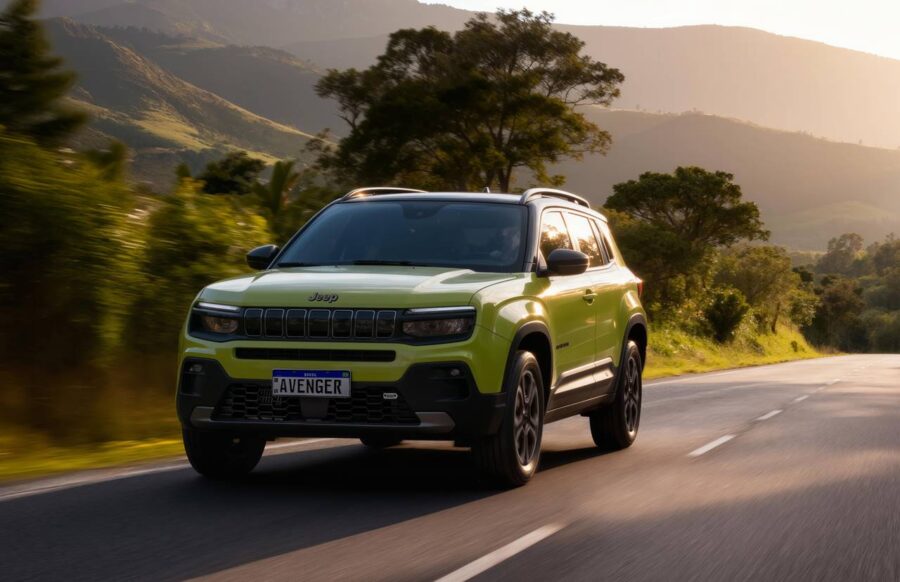 Jeep Avenger 2027 com visual atualizado é flagrado na Europa 4 Novo Jeep Avenger Brasil