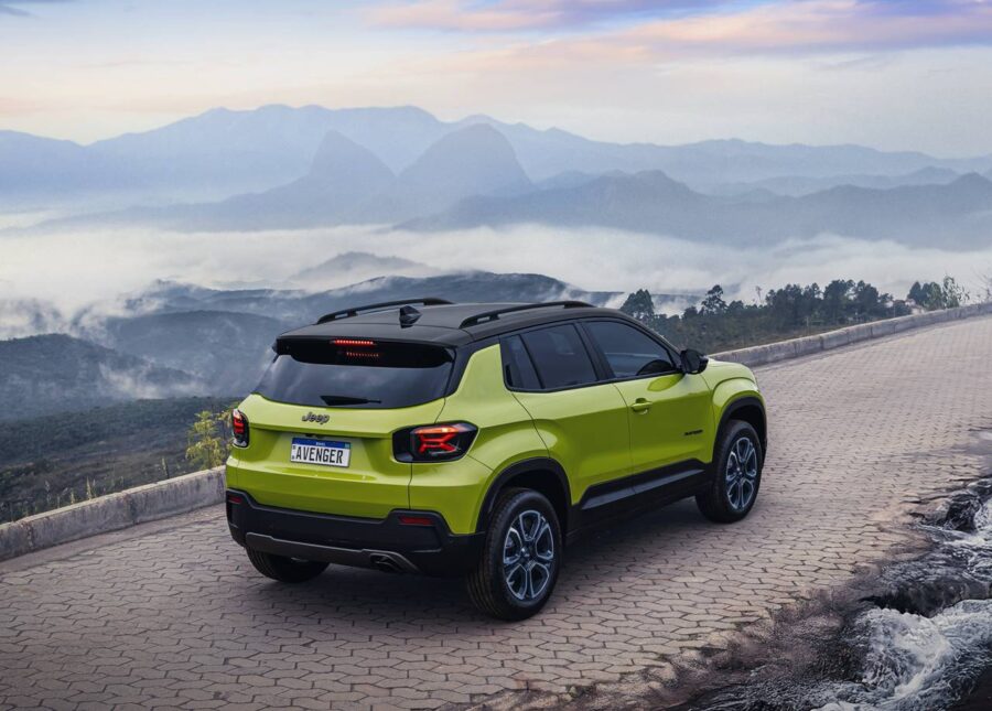 Jeep Avenger 2027 com visual atualizado é flagrado na Europa 5 Novo Jeep Avenger Brasil