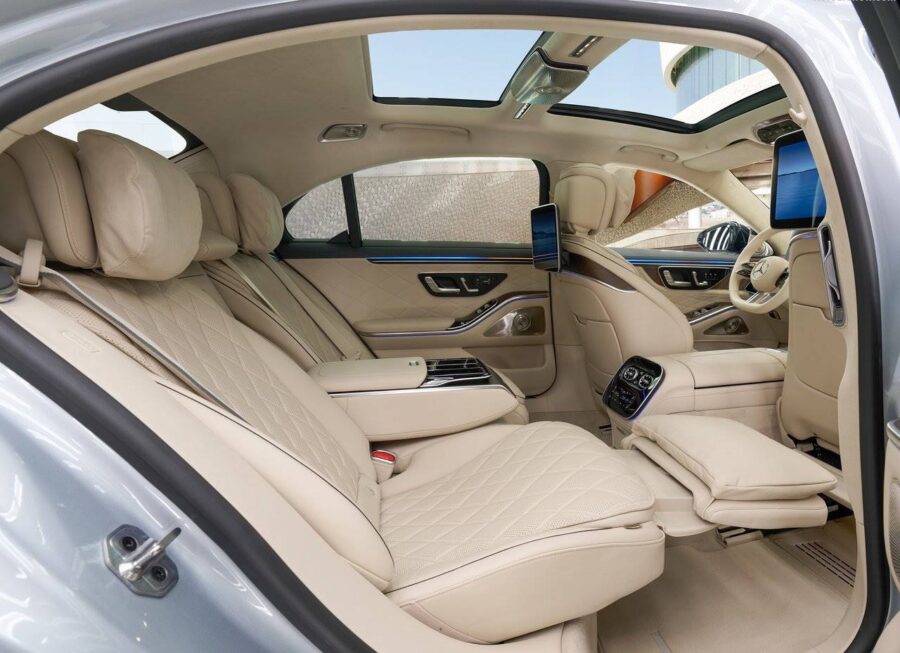 Nova Mercedes Classe S 2027 traz desenho renovado, mais tecnologia e novo motor V8 4 Mercedes Classe S 2026 2027 interior banco traseiro