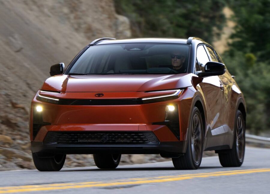 Toyota C-HR BEV: O Novo SUV Elétrico da Toyota 3 Toyota C-HR