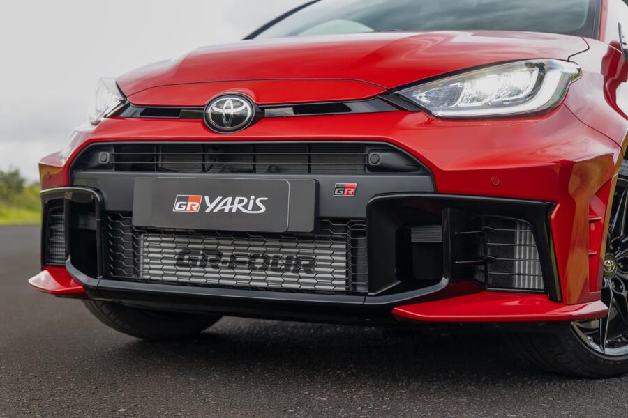 Toyota GR Yaris chega ao Brasil por R$ 354.990 3 Toyota GR Yaris detalhe dianteira