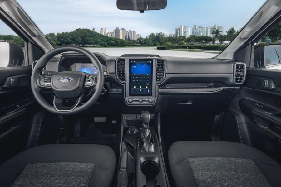 Ford Ranger XL Cabine Simples chega por R$ 246.600 e agrada 3 Ford Ranger XL 2026 Cabine Simples interior