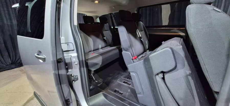 Ram ProMaster City 2027 chega aos EUA com base do Fiat Scudo e versão de passageiro 3 Ram Promaster City 2027 interior banco traseiro