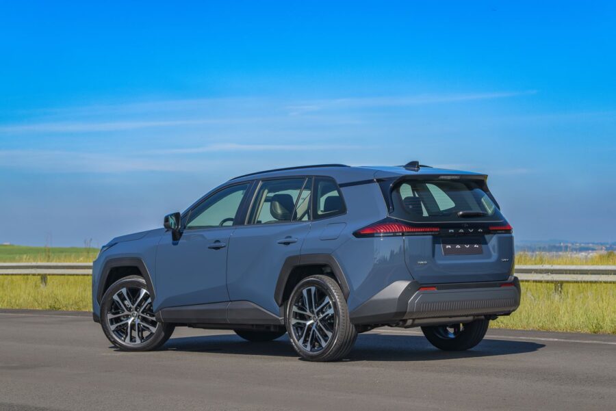 Novo Toyota RAV4 2026 chega ao Brasil por R$ 317.190 3 Toyota RAV4 2026