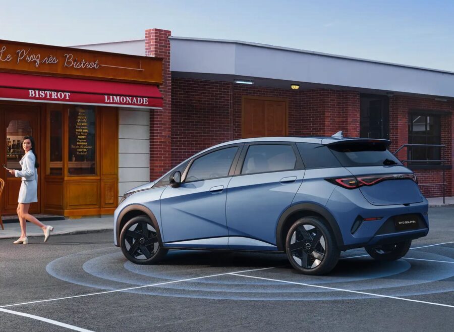 BYD Dolphin 2027 chega com nova versão SE por R$ 159.990 com 177 cv e visual atualizado 4 BYD Dolphin SE 2027 traseira