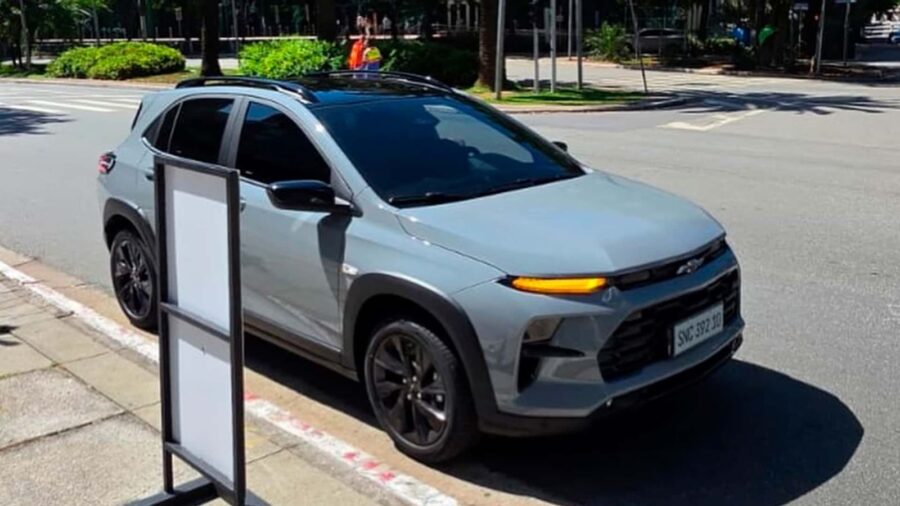 Novo Chevrolet Sonic 2027 é flagrado sem camuflagem, confira, dimensões, motores e preços 4 Novo Chevrolet Sonic 2027