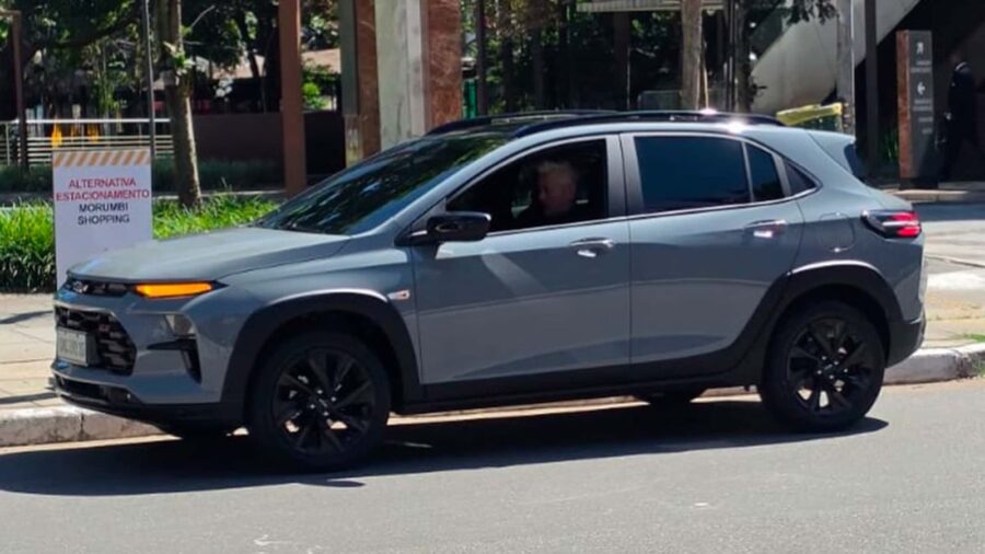 Novo Chevrolet Sonic 2027 é flagrado sem camuflagem, confira, dimensões, motores e preços 2 Chevrolet Sonic 2027