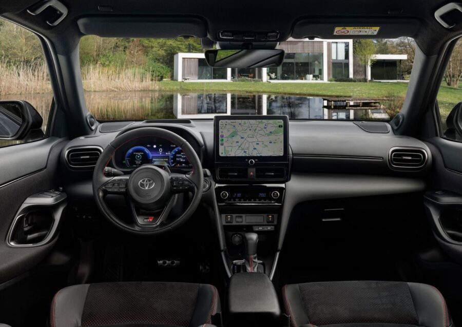 Toyota Yaris Cross 2027 europeu tem visual atualizado 2 Toyota Yaris Cross 2027 interior