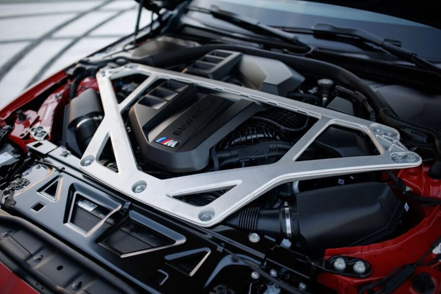 BMW M3 CS Handschalter - Edição de despedida da M3 tem câmbio manual, porém é exclusiva dos EUA 2 BMW M3 CS 2026 motor