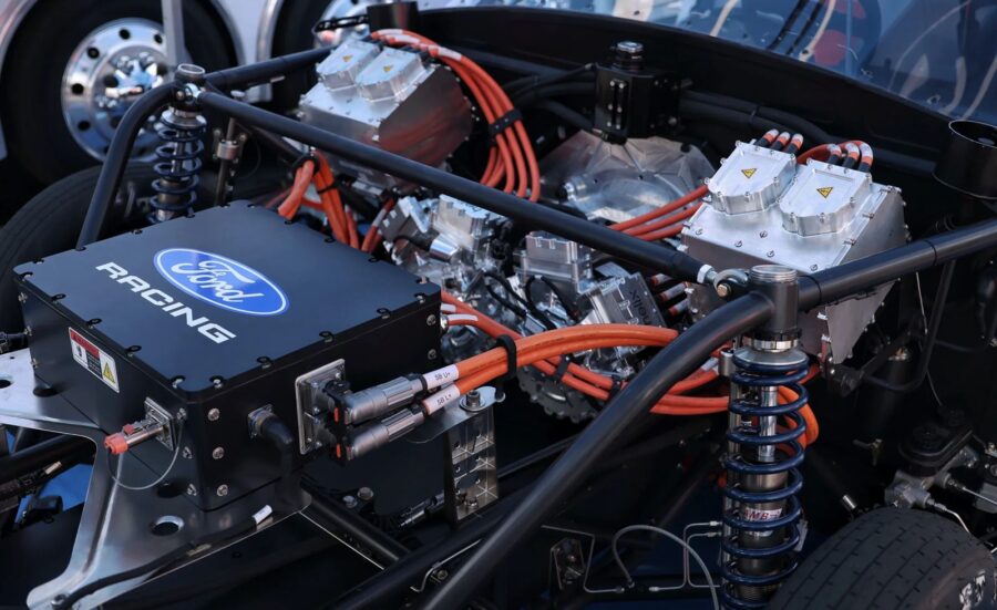 Mustang Cobra Jet 2200 elétrico da Ford quebra o recorde mundial no quarto de milha 3 Ford Mustang Jet 2200 motor