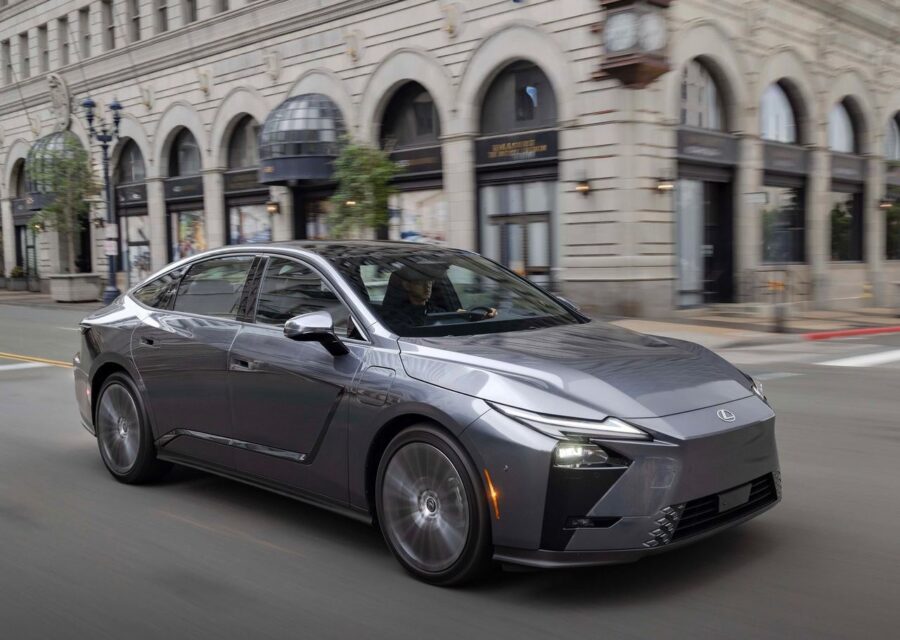 Lexus ES 2026 - Nova geração aposta em motores elétricos e híbridos para conseguir sobreviver 4 Lexus ES 2026