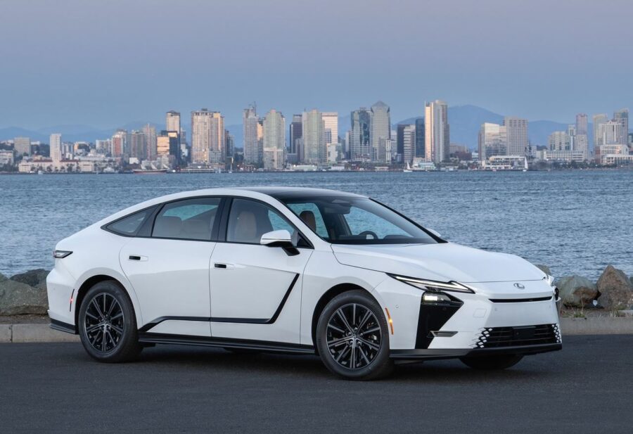Lexus ES 2026 - Nova geração aposta em motores elétricos e híbridos para conseguir sobreviver 2 Lexus ES 350h 2026