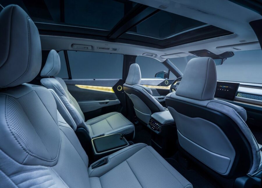 Lexus TZ - Novo SUV de seis lugares da marca tem visual futurista e 420 cv 3 Lexus TZ interior banco traseiro rear seat