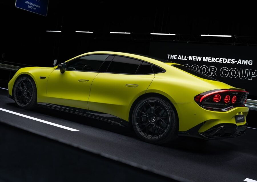 Mercedes AMG GT 2027 : A nova era elétrica de alto desempenho da AMG, porém o visual é polêmico 6 Mercedes AMG GT 4 Doors (4 portas) 2027