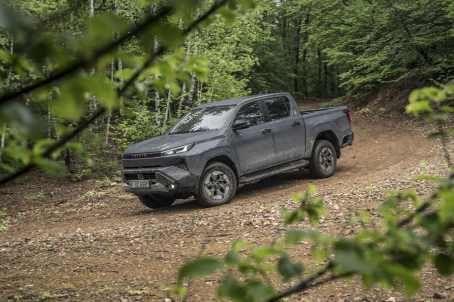 Toyota Hilux BEV: A picape 100% elétrica que chega em 2026 ao Brasil 1 Toyota Hilux 2027 BEV (elétrica)