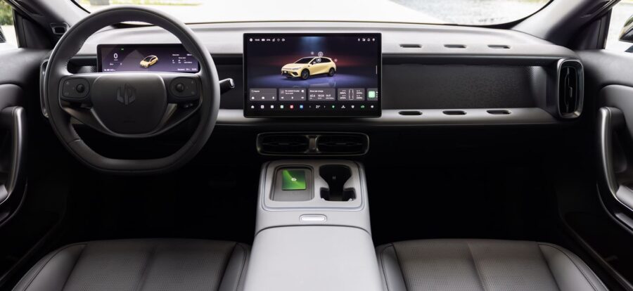 Leapmotor B05: o hatch elétrico de 218 cv que pode transformar o segmento compacto no Brasil 4 Leapmotor B05 interior