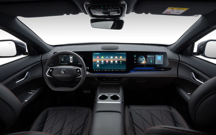 Changan CS75 por R$ 199.990 impressiona com interior luxuoso e muito espaço interno, porém o motor... 4 Changan CS75 interior