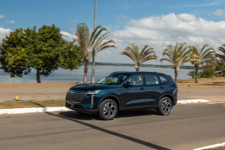 Haval H6 2027 chega com motores flex em todas as versões, novo câmbio e maior economia. Confira em detalhes 3 Haval H6 PHEV35 flex 2027
