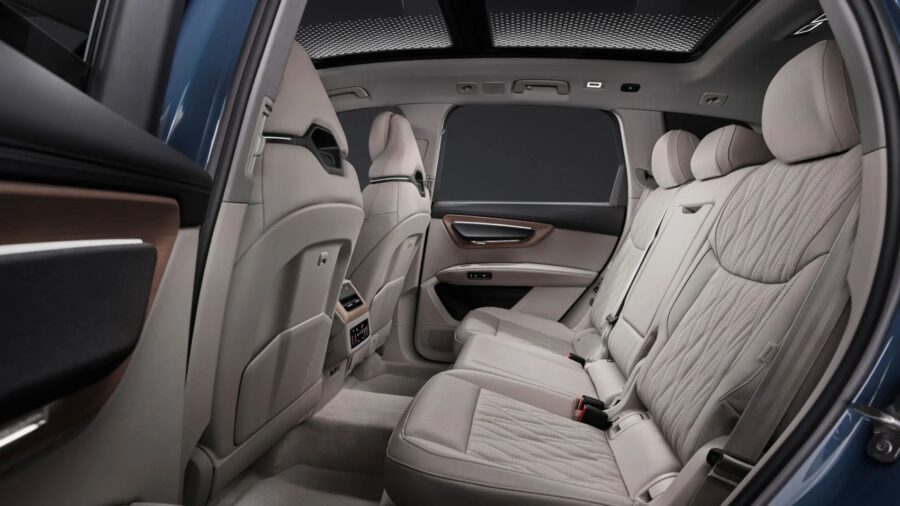 Novo Audi Q7 2027: 3ª Geração é revelada com V6 diesel híbrido 7 Audi Q7 2027 interior banco traseiro