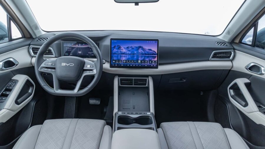 BYD Atto 2 DM-i: Primeiro híbrido plug-in flex da marca chega ao Brasil por R$ 149.990 5 BYD Atto 2 PHEV Flex interior