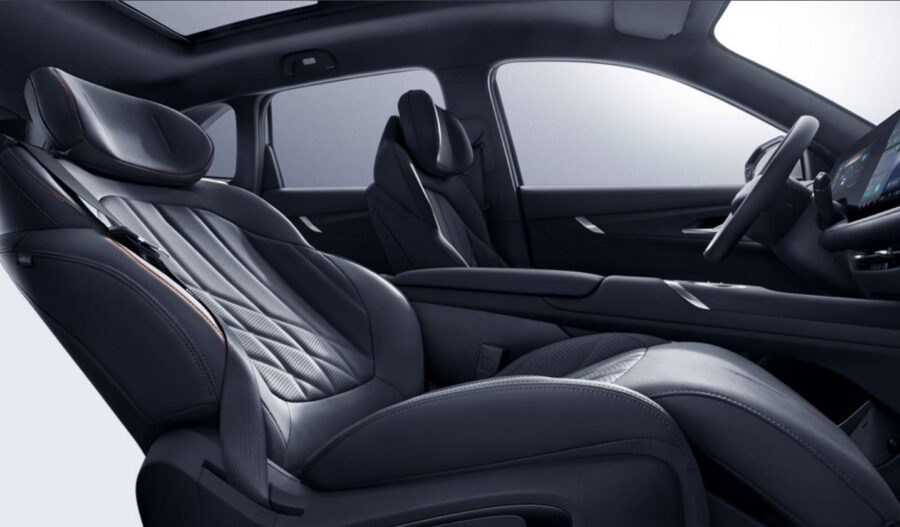 Changan CS75 por R$ 199.990 impressiona com interior luxuoso e muito espaço interno, porém o motor... 6 Changan CS75 interior bancos dianteiros