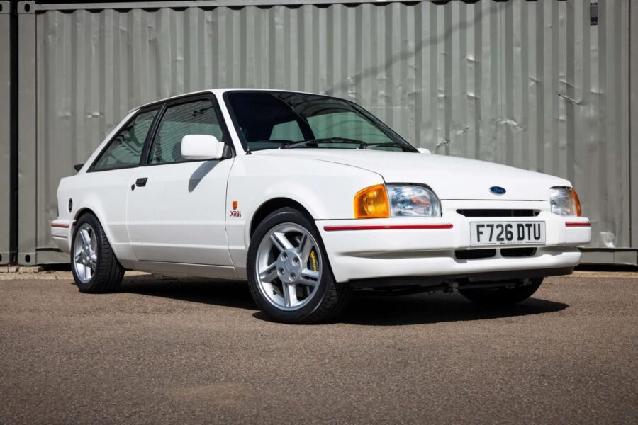 Ford Escort XR3i restaurado pela Tolman tem motor Zetec de 150 cv 4 Ford Escort XR3i Tolman Edition