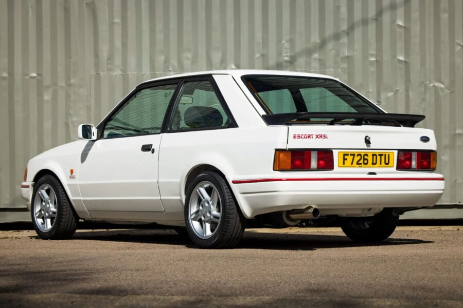 Ford Escort XR3i restaurado pela Tolman tem motor Zetec de 150 cv 3 Ford Escort XR3i Tolman Edition