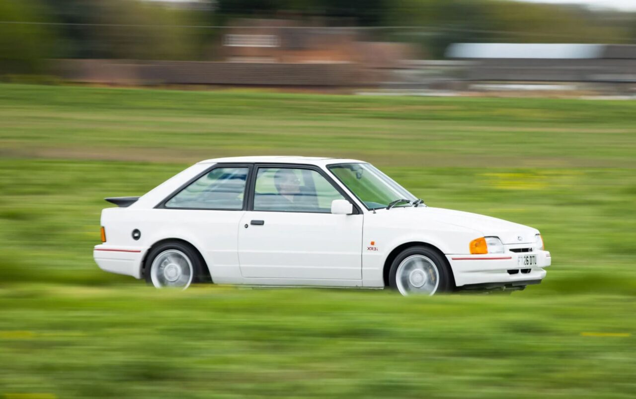 Ford Escort XR3i restaurado pela Tolman tem motor Zetec de 150 cv 1 Ford Escort XR3i Tolman Edition