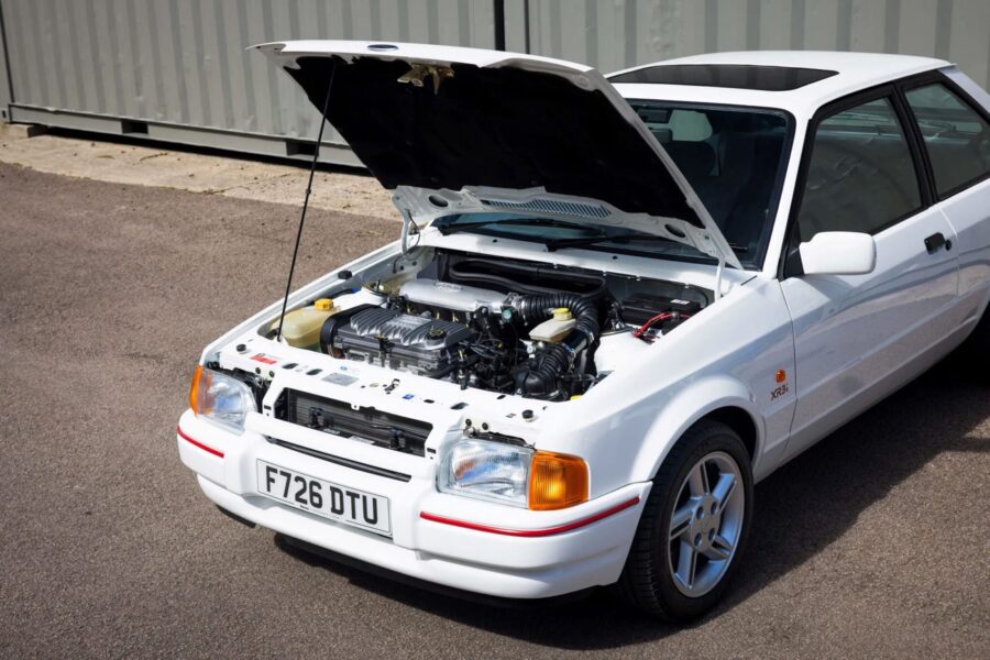 Ford Escort XR3i restaurado pela Tolman tem motor Zetec de 150 cv 2 Ford Escort XR3i Tolman Edition
