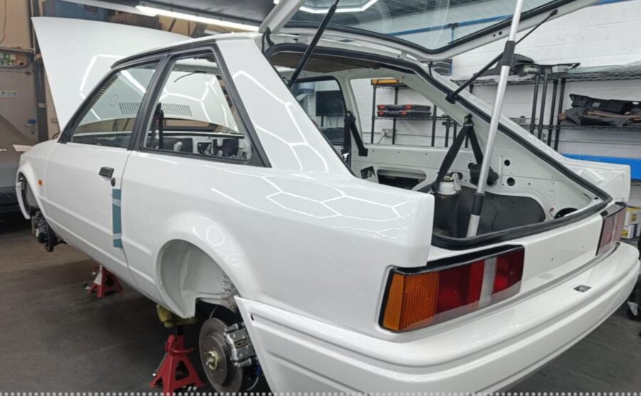 Ford Escort XR3i restaurado pela Tolman tem motor Zetec de 150 cv 1 Ford Escort XR3 Tolman Edition
