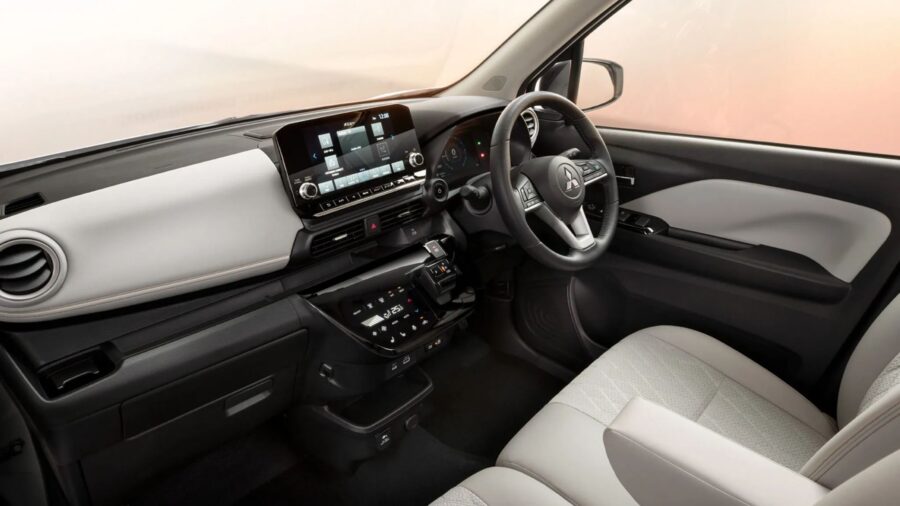 Mitsubishi ek Cross - Mini elétrico de R$ 60.000 que serve como gerador para sua casa 3 Mitsubishi ek Cross 2027 interior
