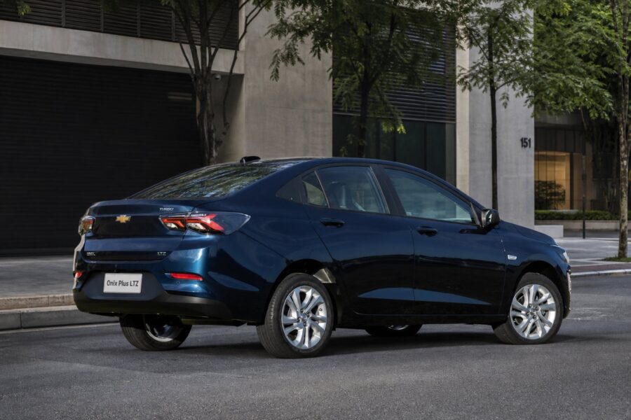 Chevrolet Onix 2027: Chega com quatro novas versões, incluindo retorno do Activ e versão 100% etanol 8 Chevrolet Onix Plus 2027